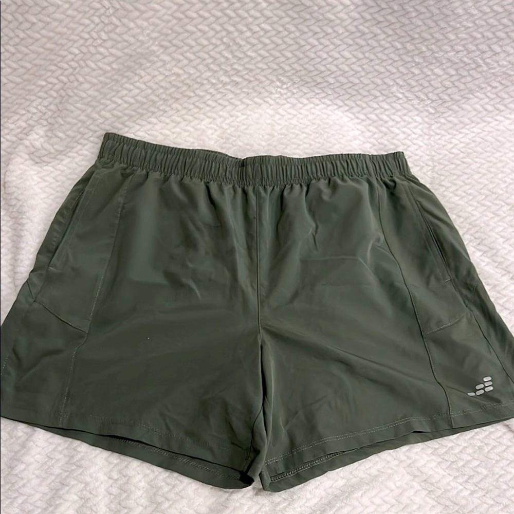 bcg Ladies Green Walk Shorts Size L